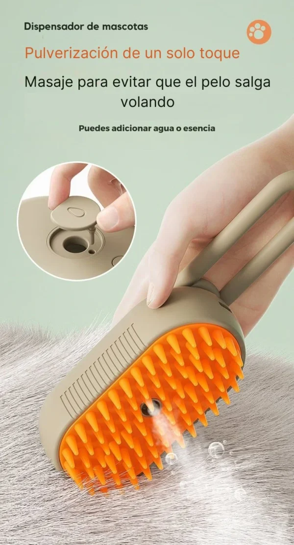 Cepillo para gatos con rociado de un solo toque, mostrando el rociado en uso y la entrada del líquido